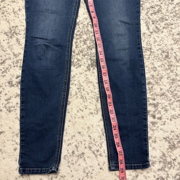 Level 99 mid rise Janice ultra skinny. With stretch! Size 32 - Picture 3 of 9